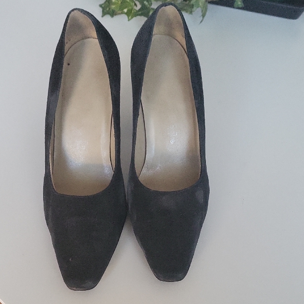 Nine West Chic Black Suede Heels